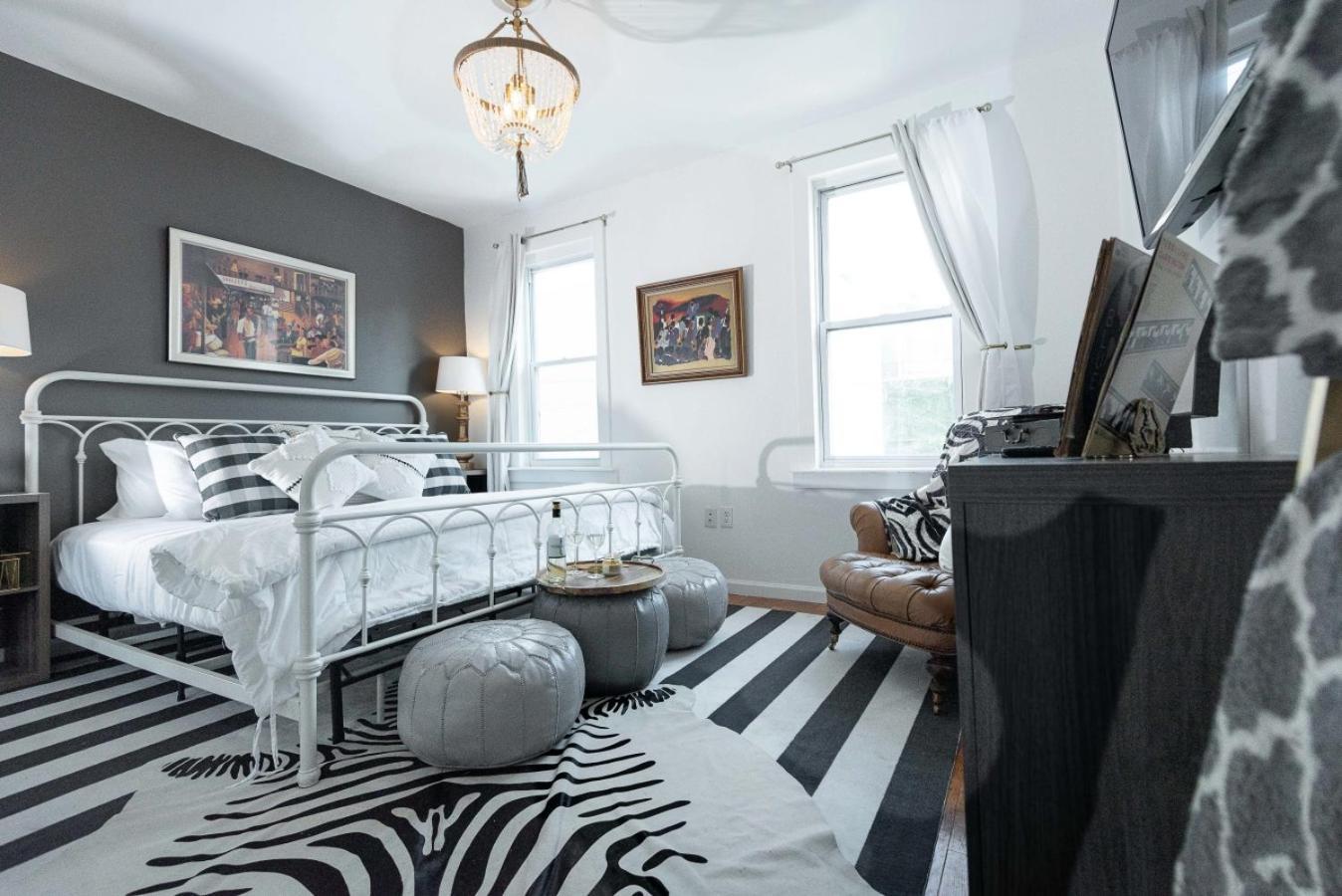 Maximalist Getaway Near Temple *